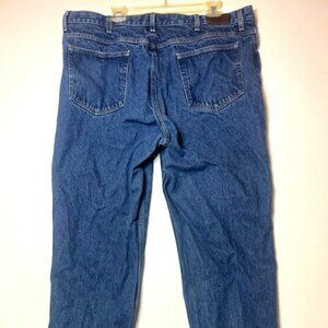 L.L. Bean Straight Leg Relaxed Men's Medium Wash Jeans Sz W 42 x L 32‎